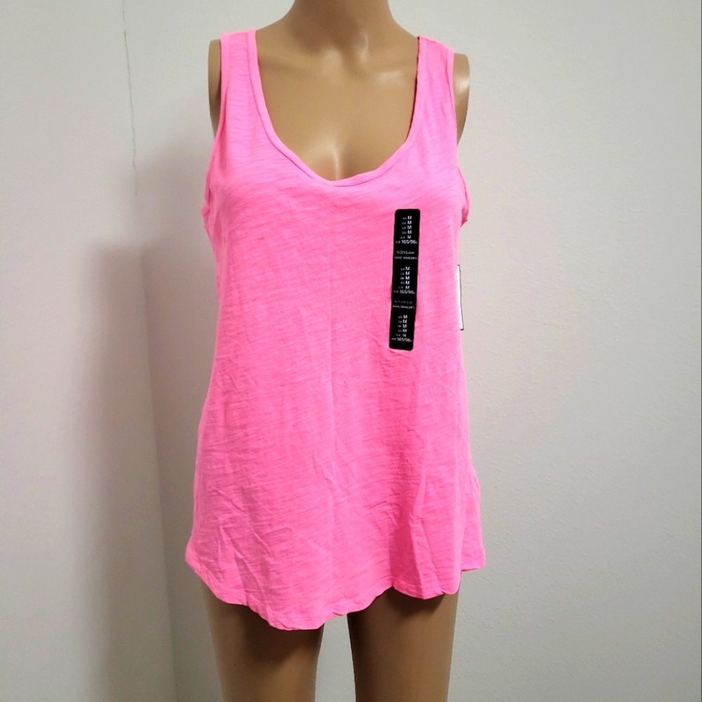 NEW WITH TAGS GAP TANK